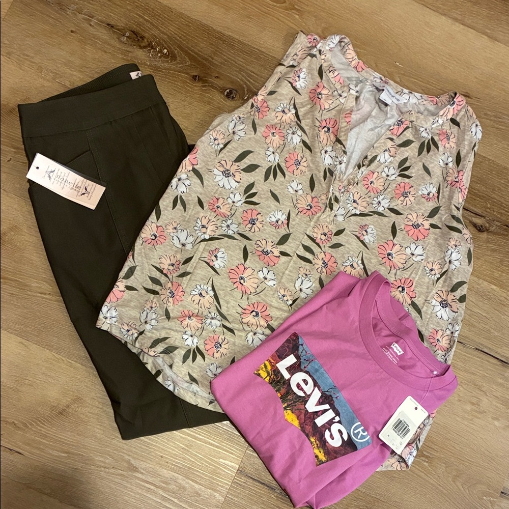 💗Womens med olive pant set bundle Nanette Lepore Levi’s Casual tops